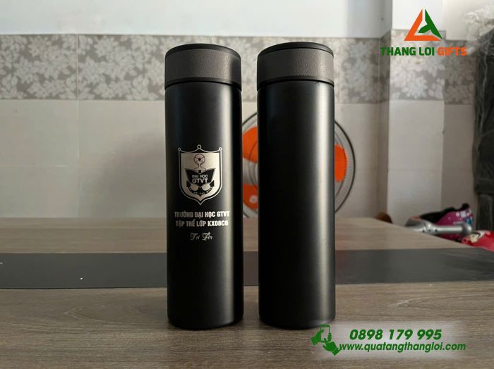 BÌNH GIỮ NHIỆT MÀN HÌNH LED KHẮC LOGO TRƯỜNG ĐẠI HỌC GTVT