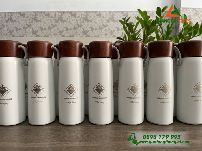 Bình Giữ Nhiệt Nắp Vân Gỗ Nâu Khắc Logo Trường LDC Làm Qùa Tặng Khen Thưởng
