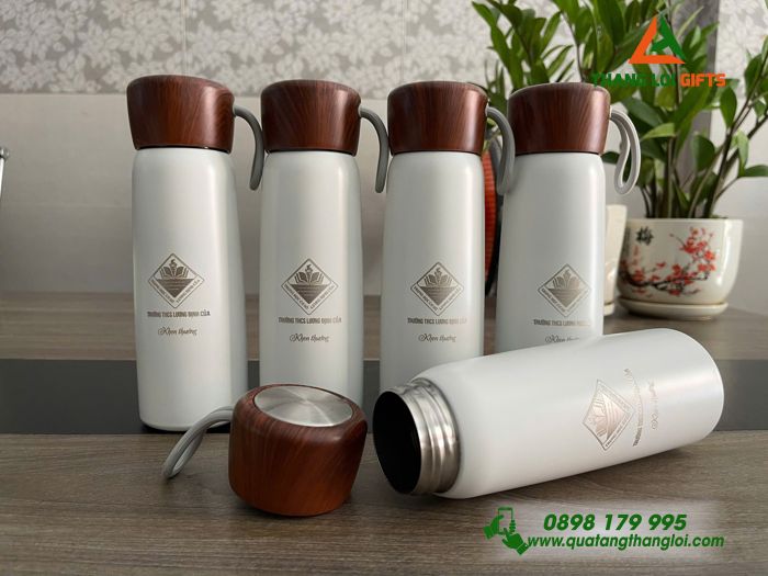 Bình Giữ Nhiệt Nắp Vân Gỗ Nâu Khắc Logo Trường LDC Làm Qùa Tặng Khen Thưởng