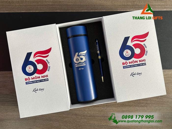 Bộ Qùa Tặng Giftset Bình Bút Màu Xanh Khắc Logo Kỉ Niệm 65 Năm Bộ Môn Nhi Trường Đại Học Y Hà Nội