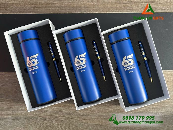 Bộ Qùa Tặng Giftset Bình Bút Màu Xanh Khắc Logo Kỉ Niệm 65 Năm Bộ Môn Nhi Trường Đại Học Y Hà Nội