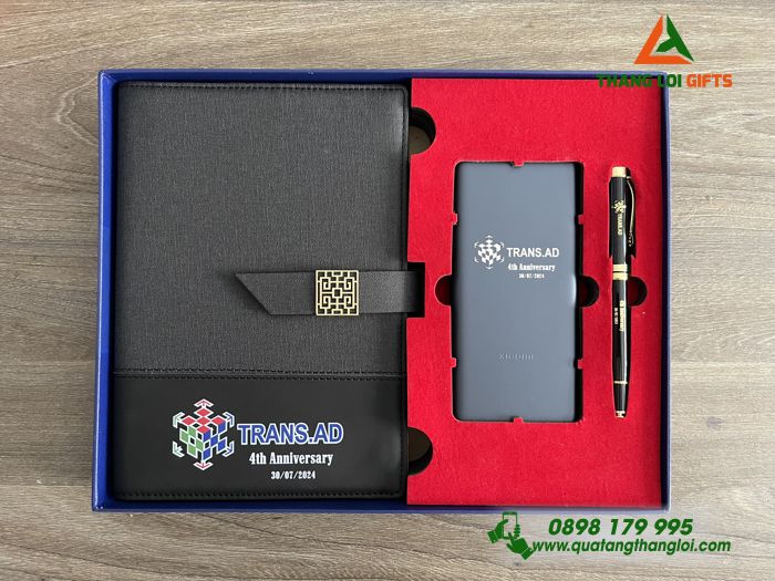 Bộ Qùa Tặng Giftset Sổ Tay - Pin Sạc - Bút Ký In Khắc Logo Doanh Nghiệp TRANSAD
