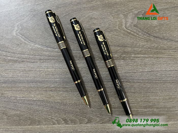 BÚT KÝ KIM LOẠI CAO CẤP KHẮC LOGO TẬP THỂ ĐỊA LÝ K26 - KÍNH TẶNG