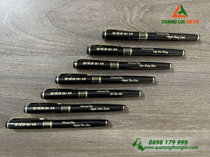 BÚT KÝ KIM LOẠI TỔ ONG KHẮC TÊN TẬP THỂ LỚP 12A1 K19