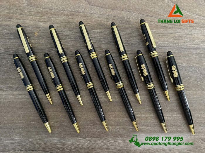 Bút Ký Kim Loại Màu Đen Khoen Vàng Khắc Logo BÁO TUỔI TRẺ