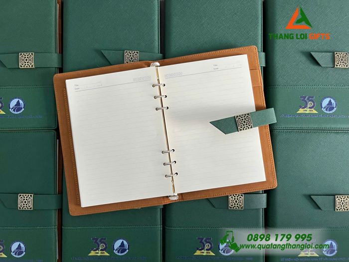 SỔ DA BÌA CÒNG KHÓA CÀI IN LOGO KỈ NIỆM 35 HỘI NGHỊ KHÓA