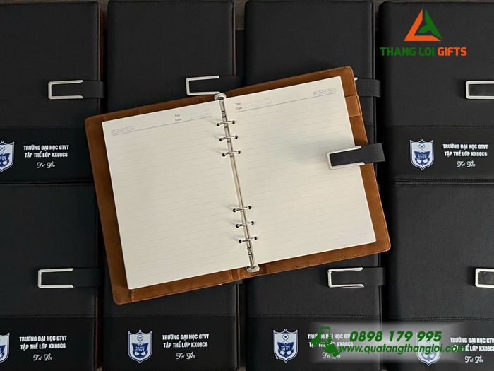 SỔ TAY BÌA CÒNG IN ẤN LOGO TRƯỜNG ĐẠI HỌC GTVT - MÓN QUÀ TẬP THỂ
