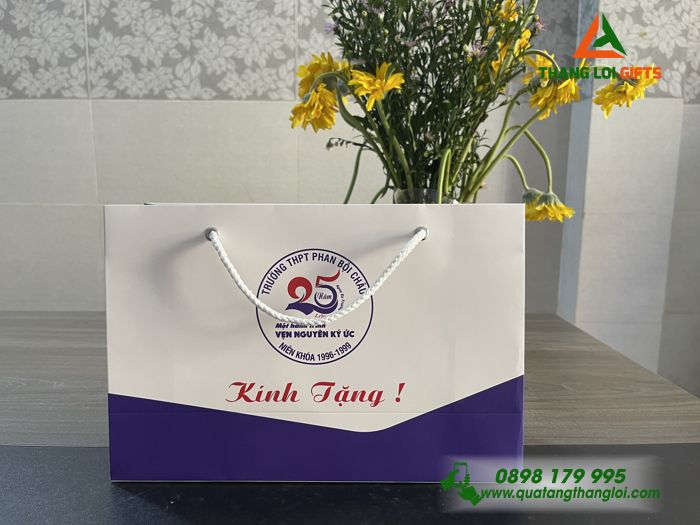 TÚI GIẤY IN ẤN LOGO TRƯỜNG THPT PHAN BỘI CHÂU - QUÀ TẶNG BẢO VỆ MÔI TRƯỜNG