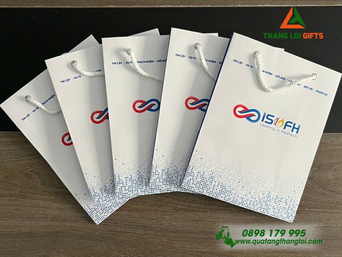 TÚI GIẤY IN ÂN LOGO ISOFA - MÓN QUÀ NHẬN DIỆN THƯƠNG HIỆU
