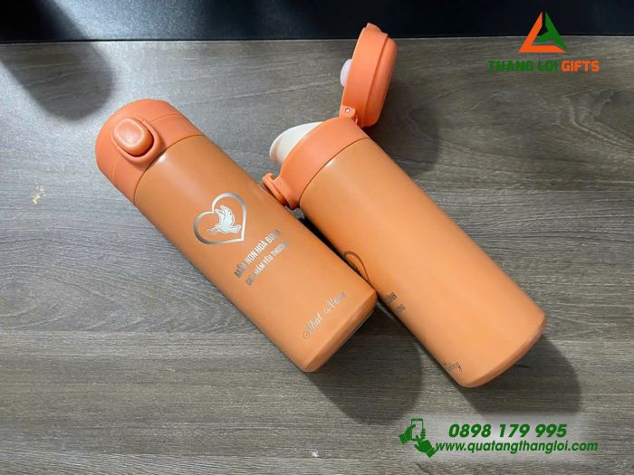Bình Bấm Giữ Nhiệt Khắc MẦM HÒA BÌNH GIEO MẦM YÊU THƯƠNG