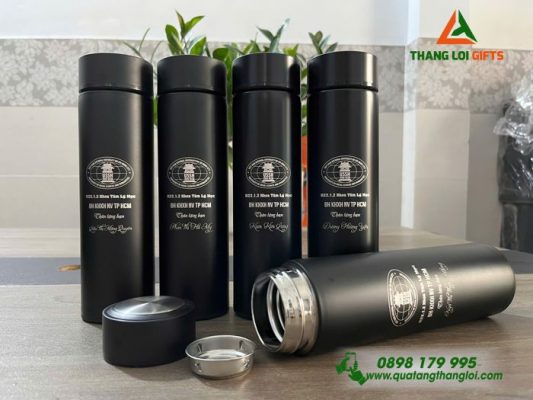 Bình Giữ Nhiệt Màu Đen Khắc Logo Trường Đại Học USSH