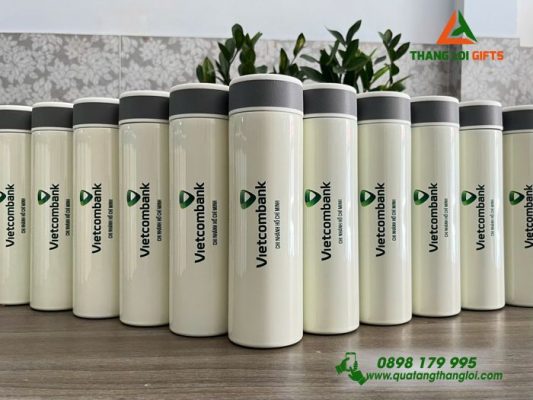 Bình Giữ Nhiệt Có Màn Hình LED 316 Màu Trắng In Logo Ngân Hàng Vietcombank Chi Nhánh Hồ Chí Minh