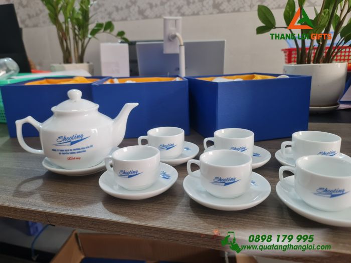 BỘ QUÀ TẶNG BỘ TÁCH TRÀ LY SỨ IN LOGO SHOOTING