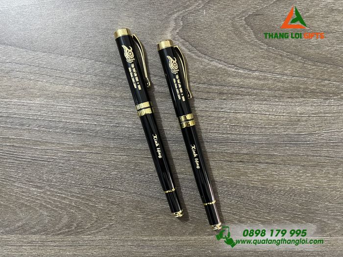 BÚT KÝ KIM LOẠI KHẮC NỘI DUNG QUÀ TẶNG TẬP THỂ LỚP 12A1-12A2