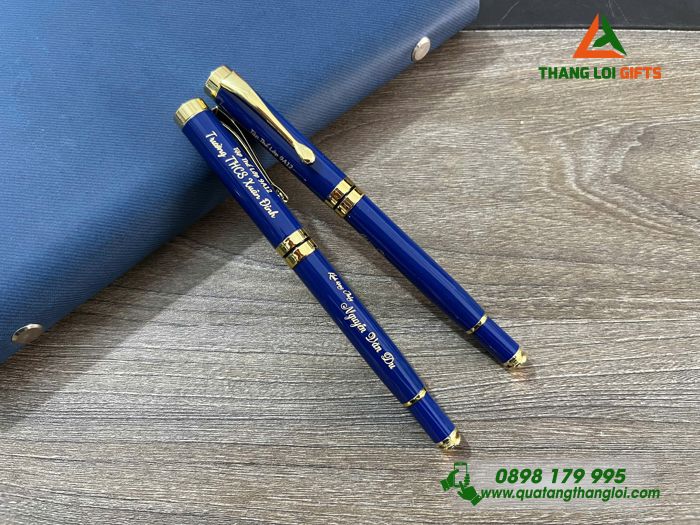 Bút Ký Nắp Đẩy Màu Xanh Khắc Tên Làm Qùa Tặng Trường Học