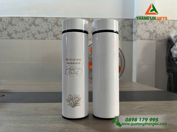 Bình Giữ Nhiệt Màu Trắng Khắc Tập Thể Lớp SIMBA Tri Ân Thầy Cô