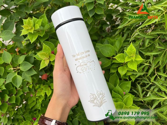 Bình Giữ Nhiệt Màu Trắng Khắc Tập Thể Lớp SIMBA Tri Ân Thầy Cô