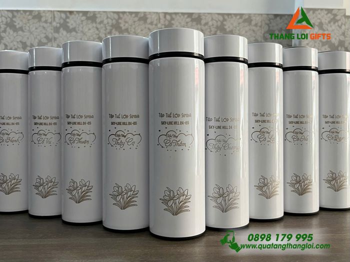 Bình Giữ Nhiệt Màu Trắng Khắc Tập Thể Lớp SIMBA Tri Ân Thầy Cô