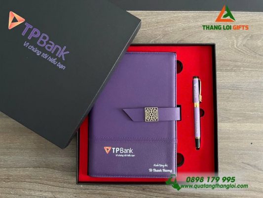 Bộ Qùa Tặng Sổ Tay + Bút Ký Màu Tím In Logo Ngân Hàng TP Bank Làm Qùa Tặng Cho Khách Hàng