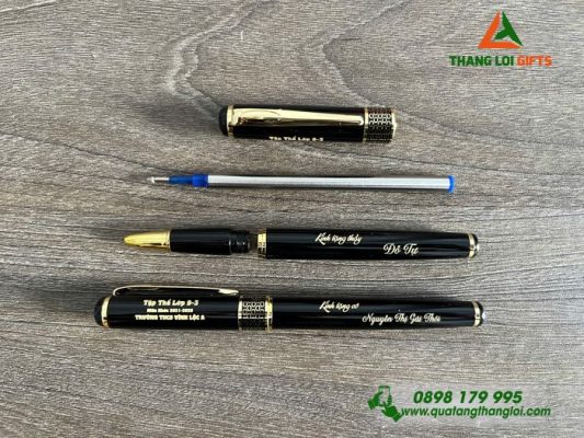 Bút Ký Kim Loại Màu Đen Nắp Đẩy Khắc Tên Làm Qùa Tặng Trường Học