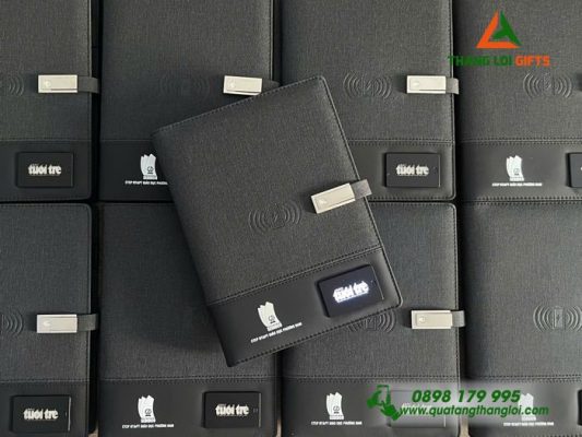 Sổ Tay Đa Năng Màu Đỏ In Logo BÁO TUỔI TRẺ Làm Qùa Tặng