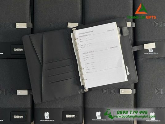 Sổ Tay Đa Năng Màu Đỏ In Logo BÁO TUỔI TRẺ Làm Qùa Tặng