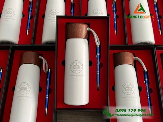 Set Quà Tặng (Bình+ Bút) - In Khắc Logo Trường Tiểu Học Nguyễn Trãi