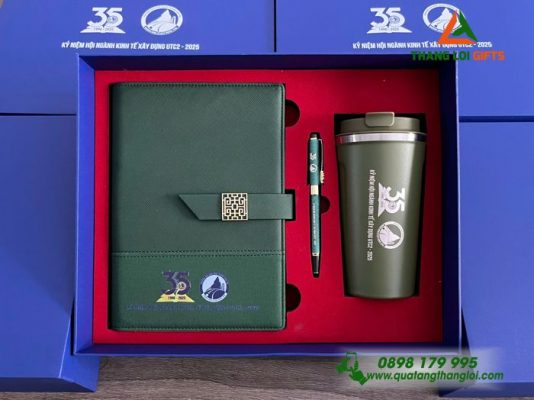 Bộ Quà Tặng (Sổ+ Ly+ Bút) Màu Xanh - In Khắc Logo Mừng Kỷ Niệm 35 Năm