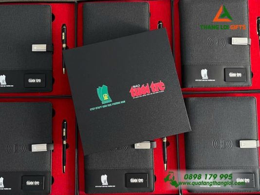 Combo Quà Tặng (Sổ Đa Năng + Bút Ký) – In Khắc Logo Báo Tuổi Trẻ