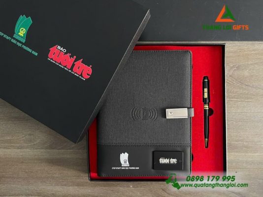 Combo Quà Tặng (Sổ Đa Năng + Bút Ký) – In Khắc Logo Báo Tuổi Trẻ