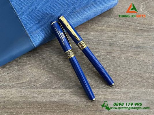 Bút Ký Kim Loại Nắp Đẩy- Màu Xanh – Khắc Logo ORC Trường Đại Học Bách Khoa