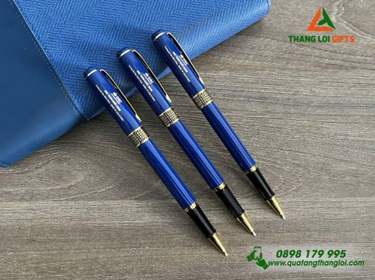 Bút Ký Kim Loại Nắp Đẩy- Màu Xanh – Khắc Logo ORC Trường Đại Học Bách Khoa