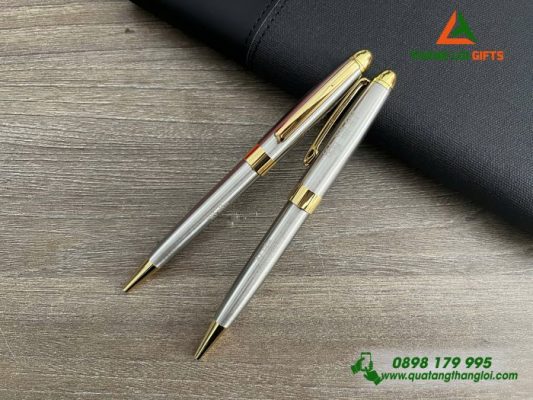 Bút Ký Kim Loại Xoay – Màu Bạc Khoen Vàng – Khắc Logo Kỷ Niệm 10 Năm Ra Trường