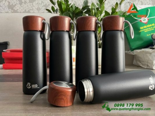 Bình Giữ Nhiệt Nắp Vân Gỗ – Khắc Logo Doanh Nghiệp IEG