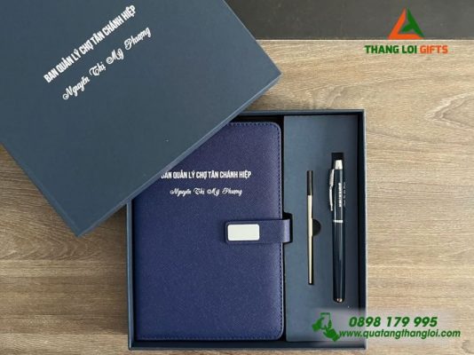 Set Quà Tặng (Sổ+ Bút) – In Khắc Tên Ban Quản Lý Chợ Tân Chánh Hiệp