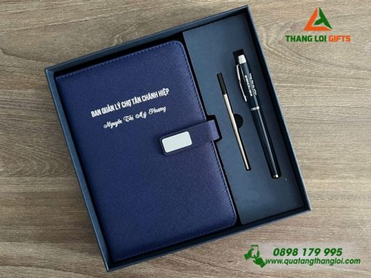 Set Quà Tặng (Sổ+ Bút) – In Khắc Tên Ban Quản Lý Chợ Tân Chánh Hiệp