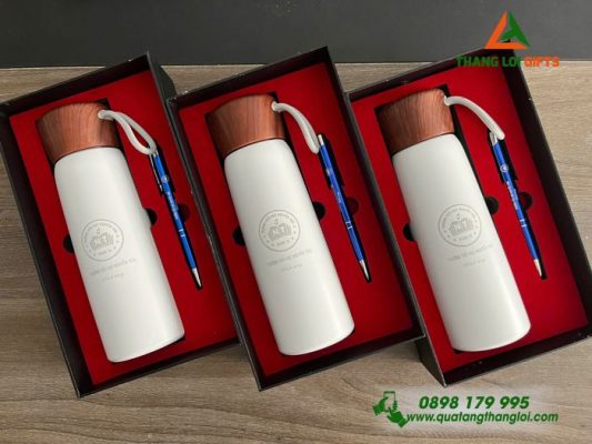 Bộ Quà Tặng (Bình+Bút) – Khắc Logo Trường Tiểu Học Nguyễn Trãi