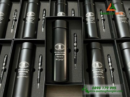 Bộ Quà Tặng (Bình Giữ Nhiệt & Bút Ký) - Màu Đen - Khắc Logo USSH