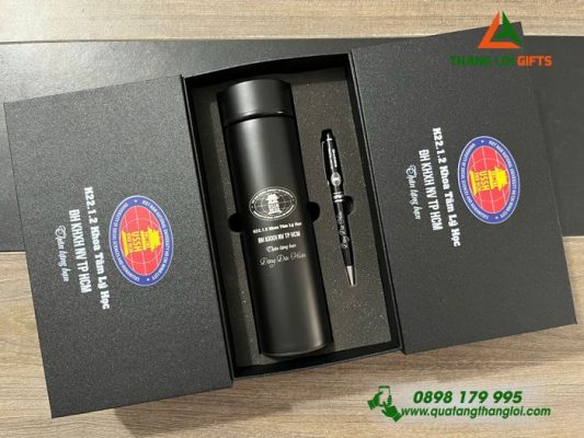 Bộ Quà Tặng (Bình + Bút) Màu Đen – Khắc Tên Trường Làm Quà Tặng