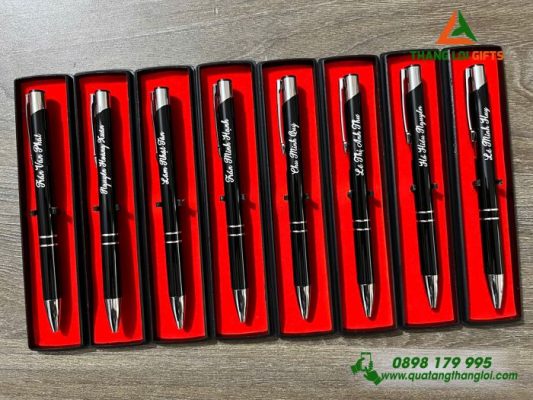 Bút Bi Kim Loại – Màu Đen – Khắc Tên Làm Quà Tặng