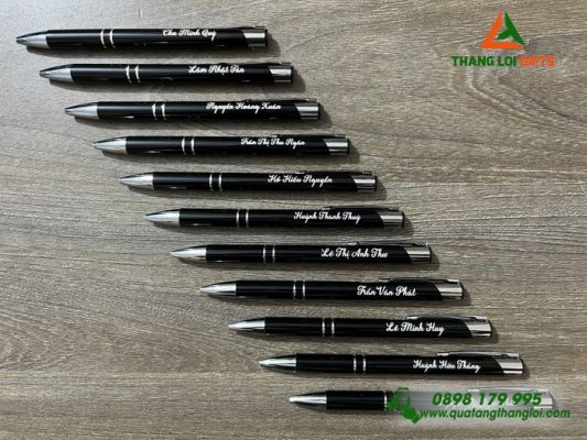Bút Bi Kim Loại – Màu Đen – Khắc Tên Làm Quà Tặng