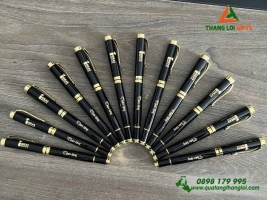 Bút Kim Loại Nắp Đẩy – Màu Đen Khoen Vàng – Khắc Logo Doanh Nghiệp IDEAS