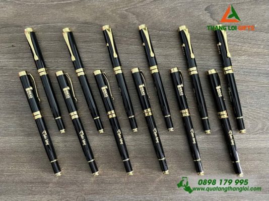 Bút Kim Loại Nắp Đẩy – Màu Đen Khoen Vàng – Khắc Logo Doanh Nghiệp IDEAS