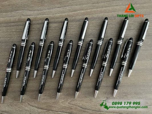 Bút Ký Kim Loại – Màu Đen Khoen Bạc – Khắc Tên Tập Thể Cựu Học Sinh