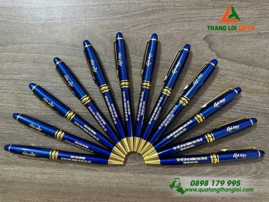 Bút Ký Màu Xanh Khoen Vàng - Khắc Logo Kỷ Niệm 65 Bộ Môn Nhi