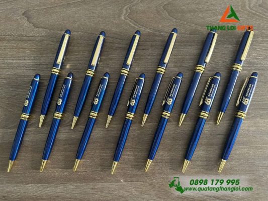 Bút Ký Màu Xanh Khoen Vàng - Khắc Logo Kỷ Niệm 65 Bộ Môn Nhi