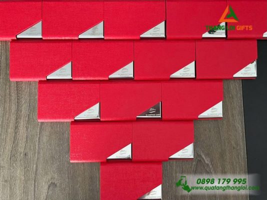 Hộp Đựng Namecard Màu Đỏ - Khắc Logo Doanh Nghiệp DJ Shipping Lines