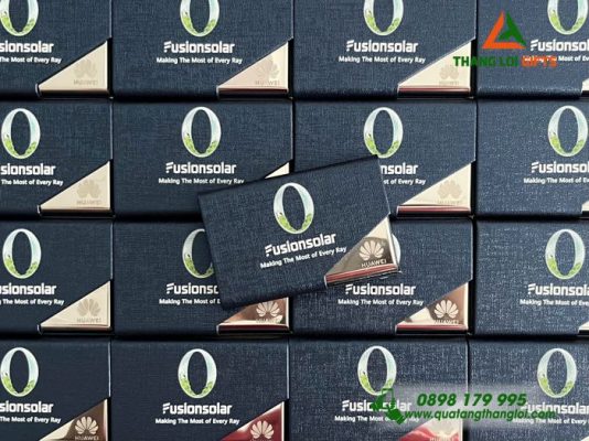 Hộp Đựng Namecard Màu Xanh – In Khắc Logo HUAWEI FUSIONSOLAR
