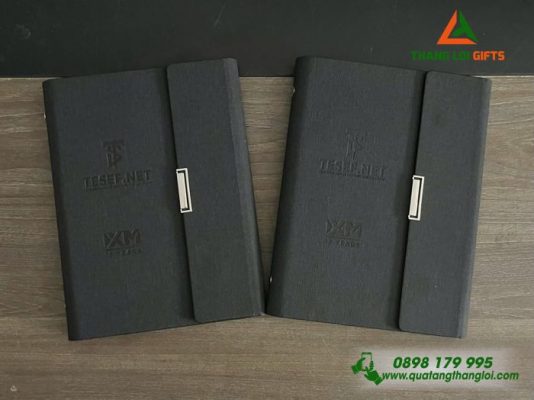 Sổ Tay Bìa Còng Gập 3 Màu Đen - Dập Chìm Logo Doanh Nghiệp TESEF.NET