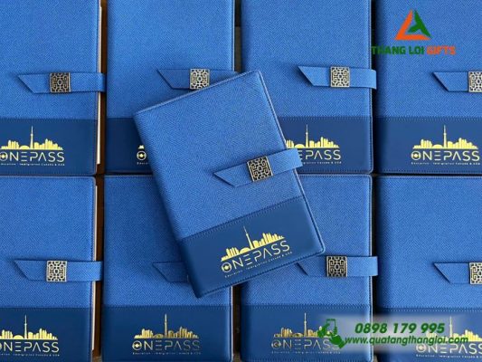 Sổ Tay Bìa Còng Màu Xanh – Ép Kim Vàng Logo Doanh Nghiệp ONEPASS